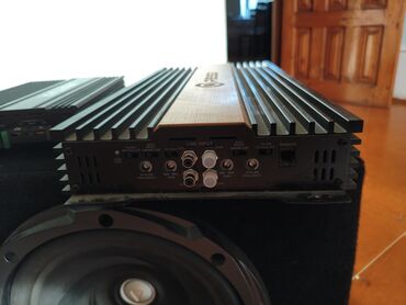 Dinamiklər və sabvuferlər: Avtomobil üçün audio sistem komplekti Tərkib: - Midrange drayver — 9