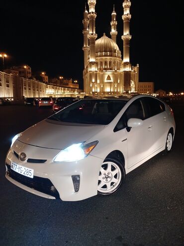 kamaz 65115 azerbaycan: Toyota Prius: 1.8 l | 2012 il Hetçbek