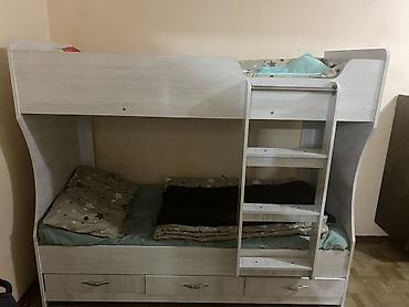 верхняя одежда женская: Двухъярусная детская кровать, Б/у, ЛДСП — 2