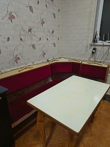 Ev üçün mebel: Mətbəx üçün masa desti satılır. Qiyməti 200 manat. Ünvan Babək — 1
