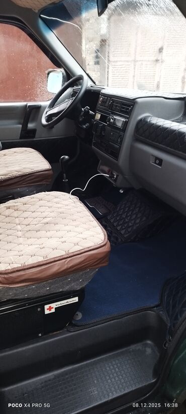 Volkswagen: Volkswagen Transporter: 1994 г., 2.5 л, Механика, Бензин, Минивэн — 7