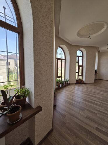 Pilləkən məhəccərləri: Yeni Pilləkən məhəccəri, Daş — 18