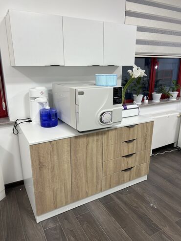 Другое оборудование для салонов красоты: Маникюрный стол Полки под лаки Лабораторный шкаф Шкаф под сухожар — 14