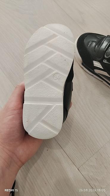 nike react: Новые детские кроссовки, размер 24 (маломерят на ВЫГОДА: Кроссовки — 3