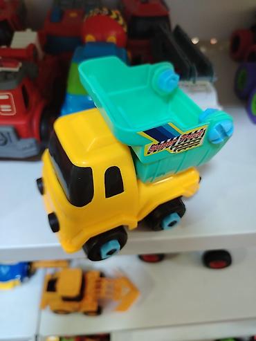 машинки маленькие: Игрушечный самосвал “Super Truck” - Яркий пластиковый — 1