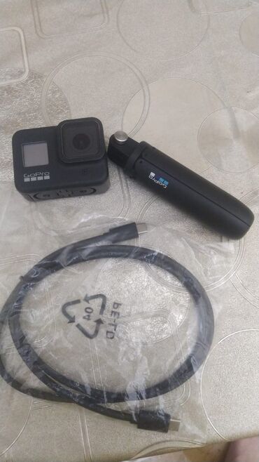 kabelər: Gopro 8 satılır, akkumulyator, qısa ştativ və type-c kabel