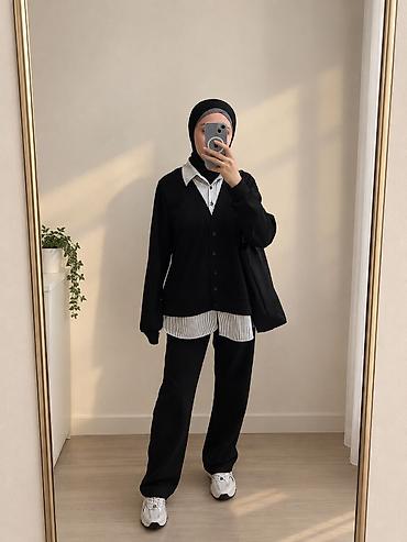 Hicab: Hicab geyimi satılır. Destdir. Üst köylekle jaket birleşikdir. Orta — 1