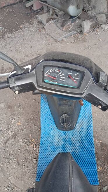 пассажирский трицикл с кабиной купить: Тип скутера Suzuki, 100 куб. см, Бензин, Б/у