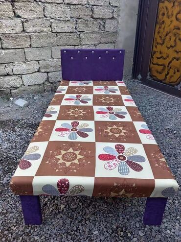 Mebellərin yığılması: Təzə çarpayılar. 1 nəfərlik çarpayılar 60manat. 2 nəfərlik taxt — 25