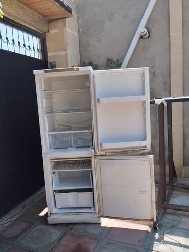 Plitələr və bişirmə panelləri: İşlənmiş 2 qapılı Indesit Soyuducu Satılır, rəng - Ağ, Dolab içi