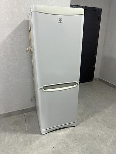 Бытовая техника: Холодильник Indesit, белый, двухкамерный Холодильник надо — 1