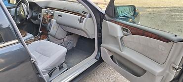 mersedes b: Mercedes-Benz E-Class: 2.2 l | 1999 il Sedan — 9