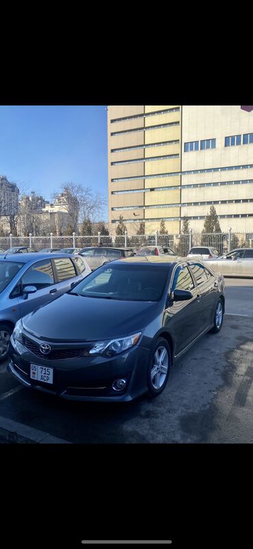 Toyota Camry: 2012 г., 2.5 л, Автомат, Бензин, Седан