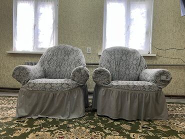 кресло ортопедическое: Предлагается комплект из двух мягких кресел, идеально подходящих для