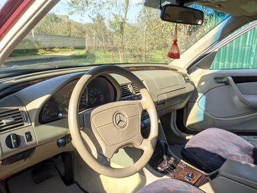 Mercedes-Benz: Mercedes-Benz C 200: 2 l | 1999 il Sedan — 8