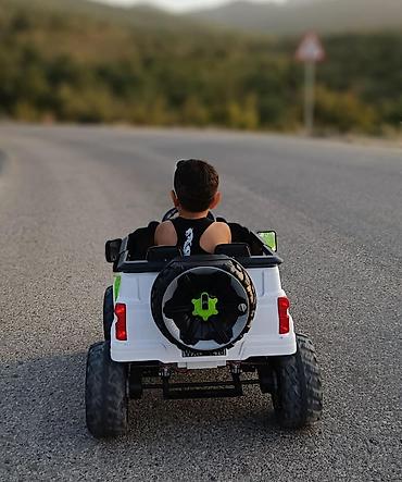kinder stranger things: Uşaq üçün elektrikli maşın çox yaxşı vəziyyətdədi yeni kimidi çox az — 3