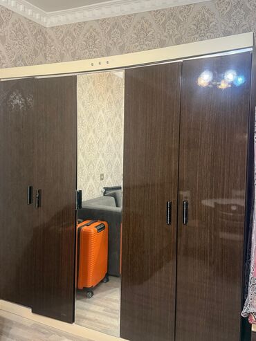 кухонный гарнитур бу: Kupe, 4 qapılı Düz dolab, Qarderob, paltar dolabı