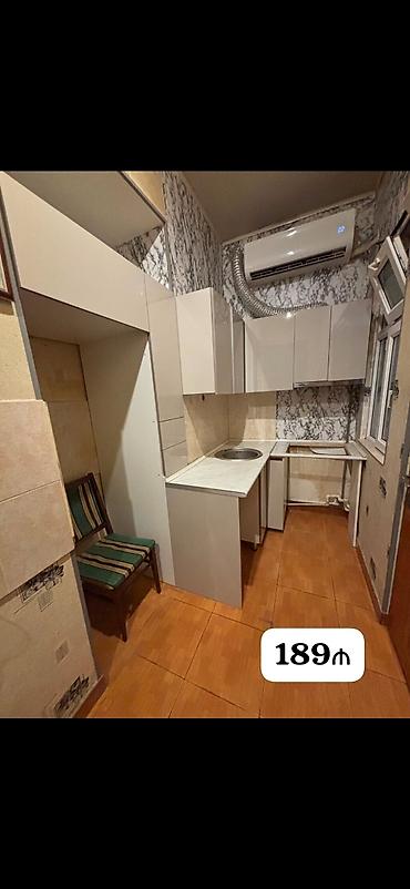 kuxna skaflari: 189₼ Akril metbex mebeli üstünde moyka verilir, ölçü 260/140 — 1