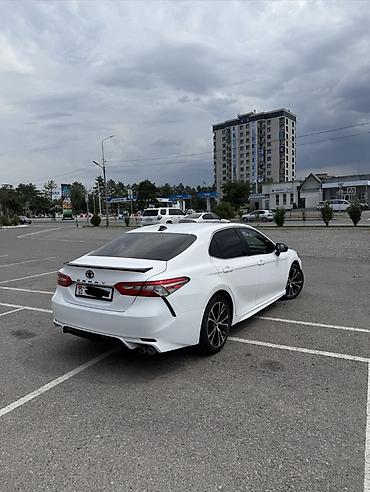 за неделю: Toyota Camry: 2019 г., Седан — 2