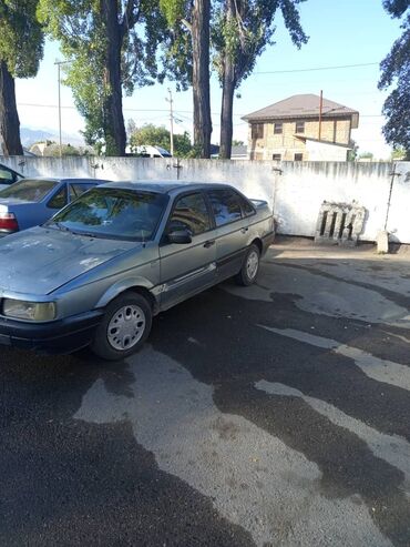 победа машина: Volkswagen Passat B3, седан, тёмно‑серый металлик. объём 1.8 жылы 1991
