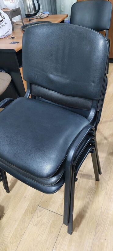 Ofis oturacaqları: Ofis oturacaqları 20 m təmiz məhsul işlənmiş olsada ukrayna istehsalı — 13