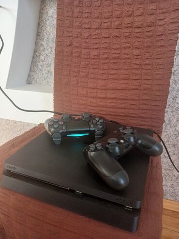 ps3 icare: Salam. +Playstation 4 slim 1Tb +Ps plus aktivdi delux (1 illik )