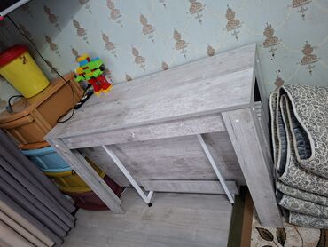 продажа столов в зал: Зал үчүн үстөл, Колдонулган, Бүктөө, Тик бурчтуу