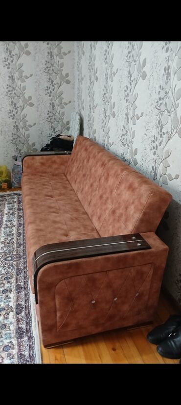 Divanlar: Divan, İşlənmiş, Açılan, Bazalı, Çatdırılma yoxdur