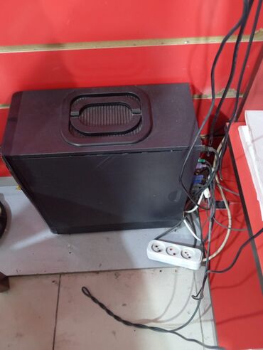 Rəf vitrinləri: Mağaza üçün mebel dəsti - Rəng: qırmızı (qara kənar haşiyələr) - — 7