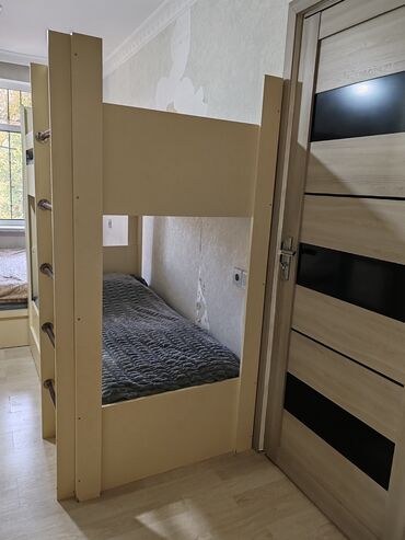 Oğlan və qız üçün, İşlənmiş, Çarpayı, Matrassız, Siyirməsiz