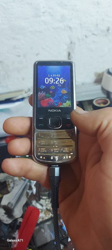 fly телефон раскладушка с большими кнопками: Nokia 6700 Slide, 4 GB, rəng - Gümüşü, Düyməli