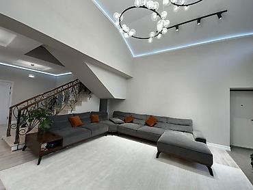 Продажа коттеджей и домов: Предлагается к продаже двухэтажный дом, расположенный в ж/м Ынтымак — 7