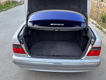 Mercedes-Benz: Mercedes-Benz E-Class: 2.2 l | 1999 il Sedan — 12