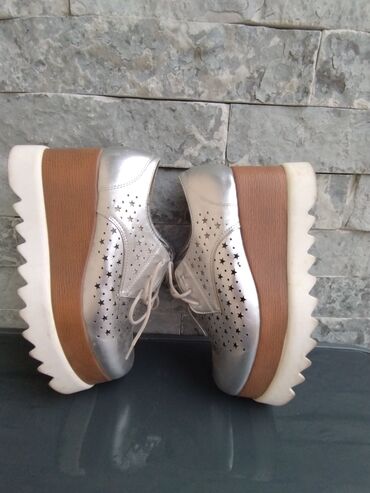 Oksfordice: Oksfordice, 40 — 8