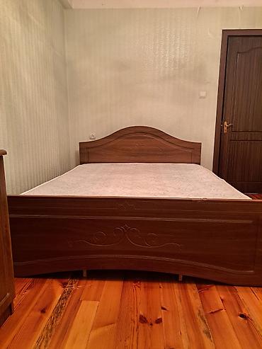 Taxta çarpayı və döşək dəsti - Material: ağac/laminat örtüklü taxta