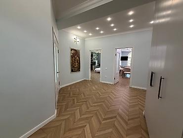 английский квартл: 3 комнаты, 152 м², 13 этаж — 9