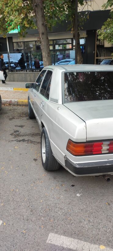 грузовой мерседес бенс: Mercedes-Benz 190: 1984 г., 2 л, Механика, Седан