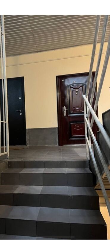 Двуспальные кровати: Сдаю в аренду двух комнатную квартиру Таунхаус кухня + студия 60 — 1