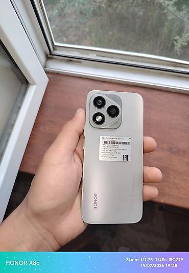 honur 400 pro: Honor X8c, 256 GB, rəng - Gümüşü, Barmaq izi — 1