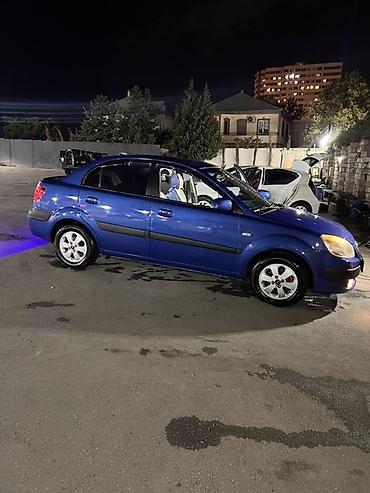 Kia Rio: 1.5 l | 2006 il Sedan