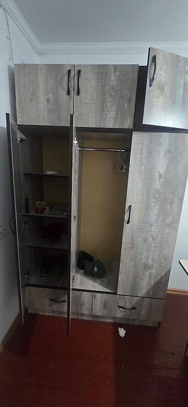Шкаф-купе/распашной для одежды с антресолью - Материал: ЛДСП с at lalafo.kg — 2 Шкаф-купе/распашной для одежды с антресолью - Материал: ЛДСП с — 2