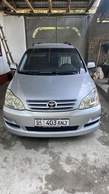 семиместные машины: Toyota Avensis Verso: 2004 г., 2 л, Механика, Дизель, Минивэн