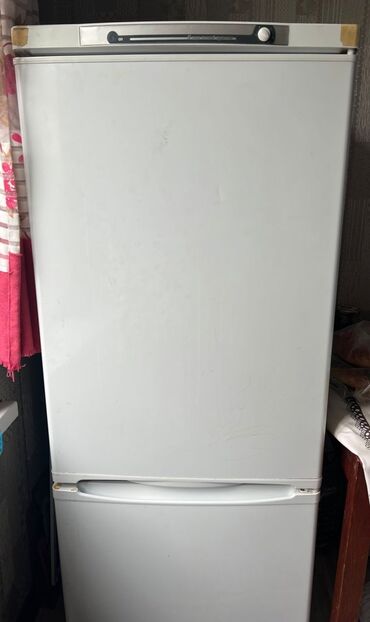 холодильниу: Холодильник Б/у, Двухкамерный, 170 *