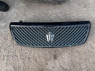 Решётка радиатора для автомобиля Toyota Crown (эмблема Crown на