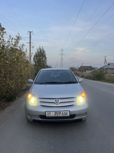обмен на дом в городе каракол: Toyota ist: 2003 г., 1.5 л, Автомат, Бензин, Хетчбек