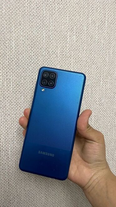 разбитый телефон: Samsung Galaxy A12, Б/у, 128 ГБ, цвет - Голубой, 2 SIM