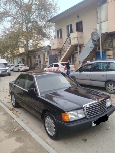 Mercedes-Benz: Mercedes-Benz 190 (W201): 2 l | 1990 il Sedan — 3