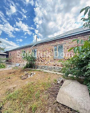 1: 🏠Продается дом в с. Сокулук 🟡 Комнаты: 5 🟡Участок: 14 соток (по факту — 4