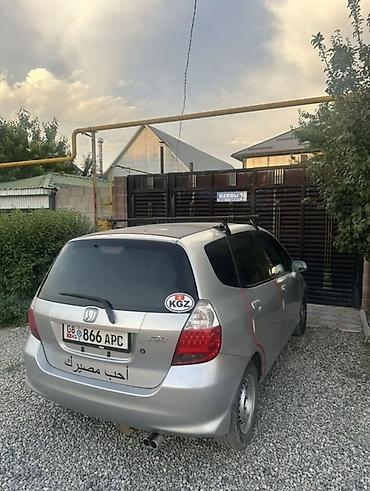 фит на аренду: Honda Fit: 2002 г., Хэтчбэк — 2