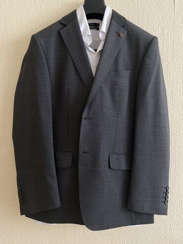 бренд одежды: Костюм M (EU 38), L (EU 40), цвет - Серый